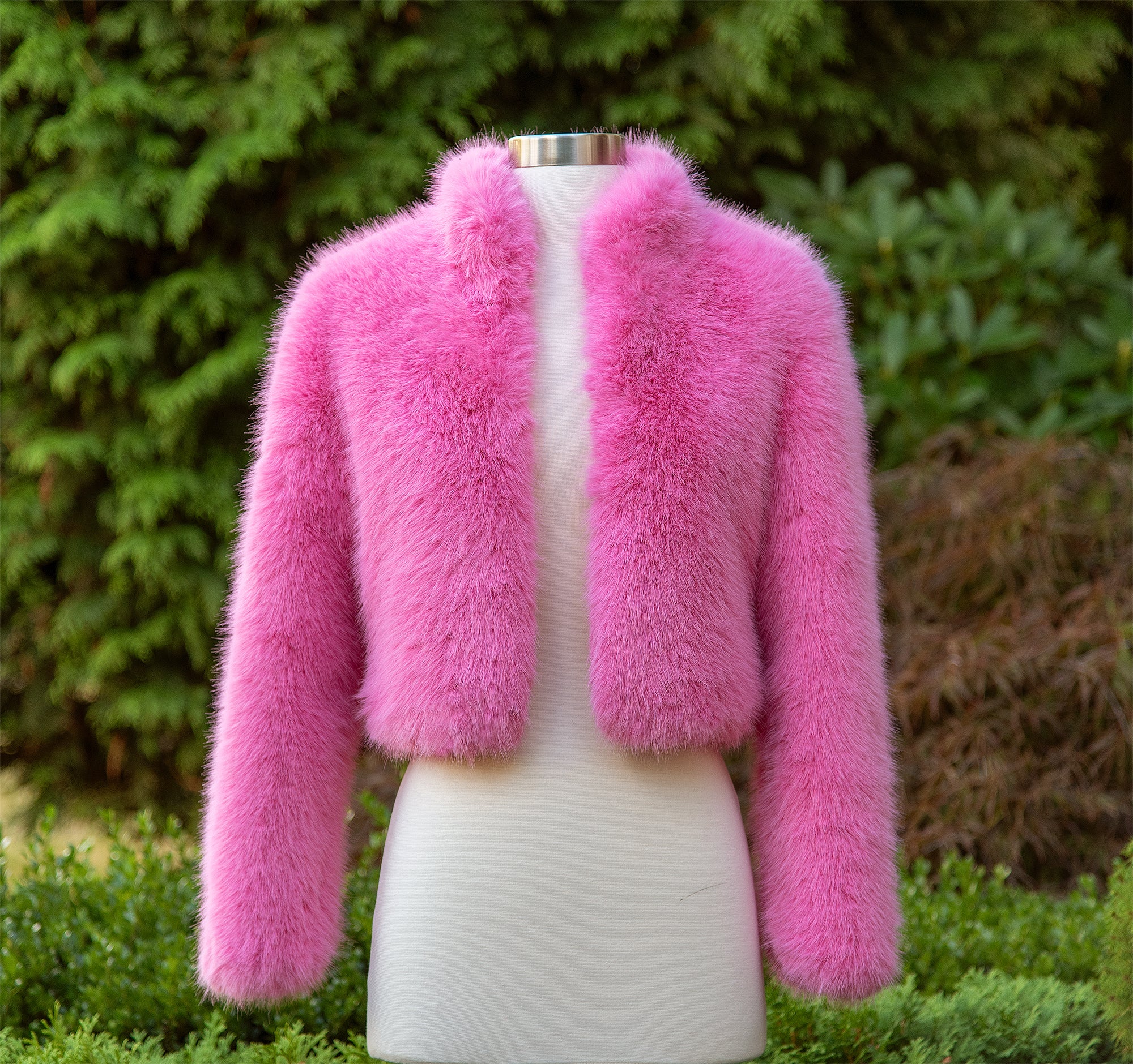 Barbie pink faux fur jacket with collar – Tulip Bridal