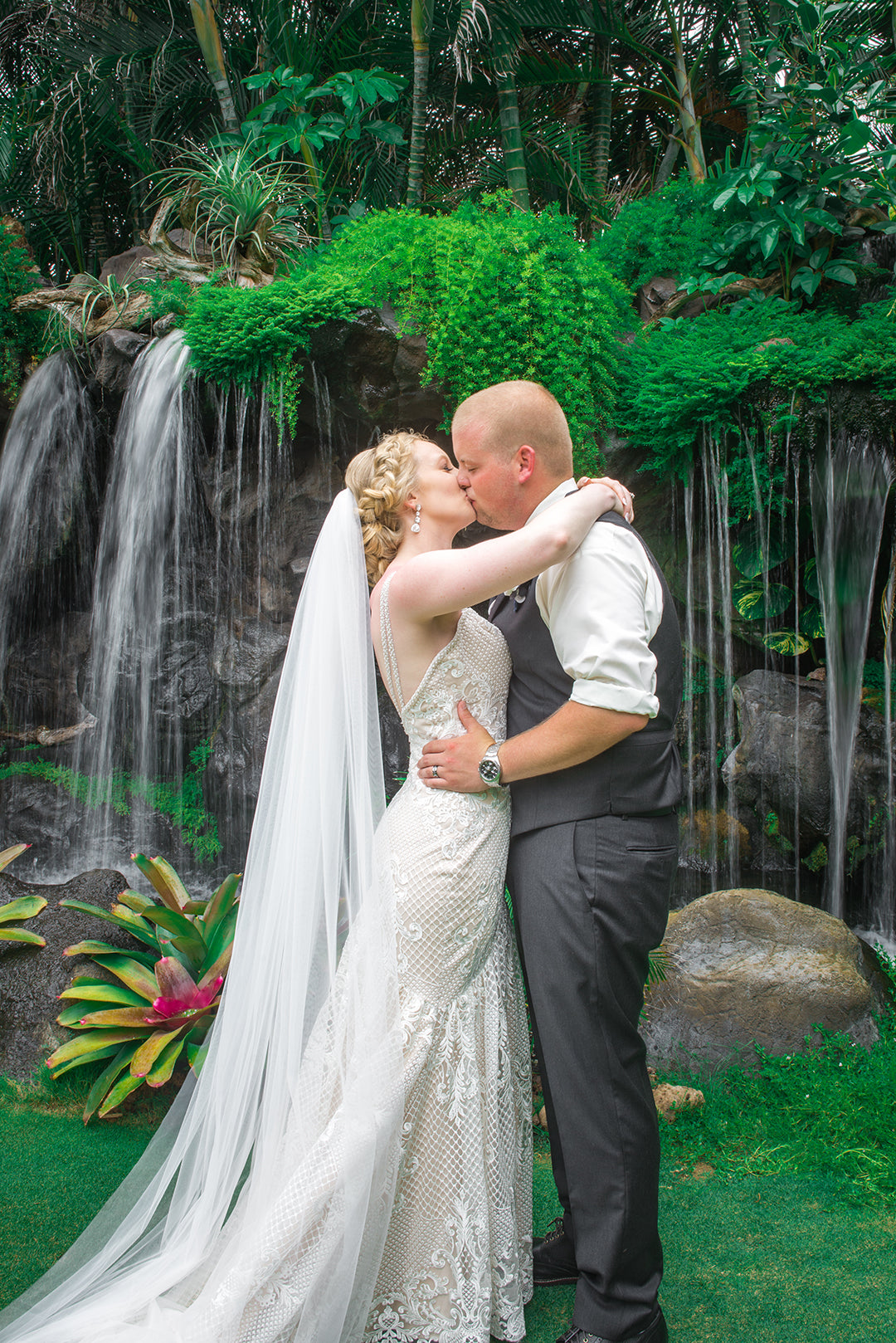 Beaded lace light ivory wedding veil cathedral length V201C