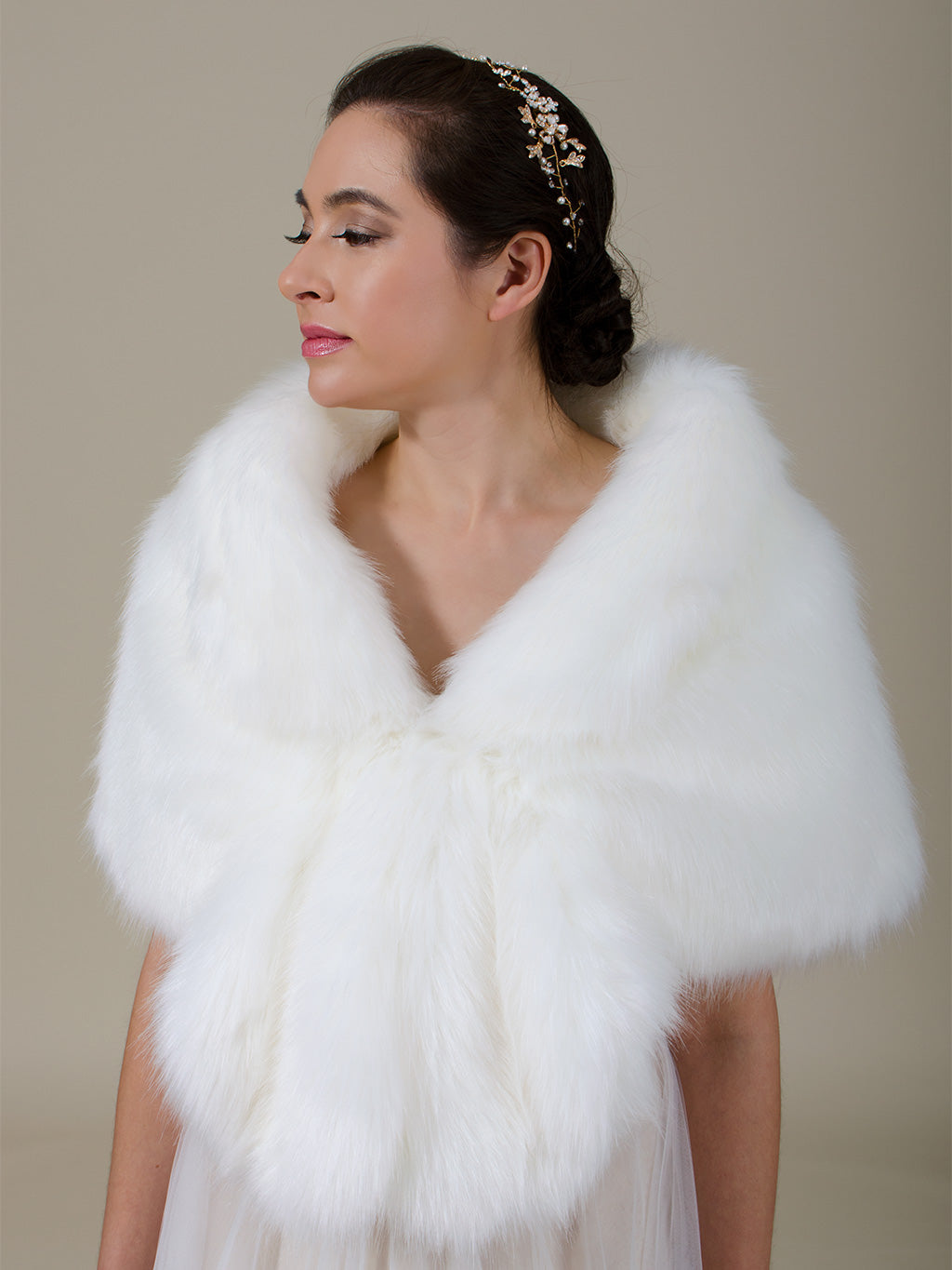 Ivory faux fur wrap bridal shawl – Tulip Bridal