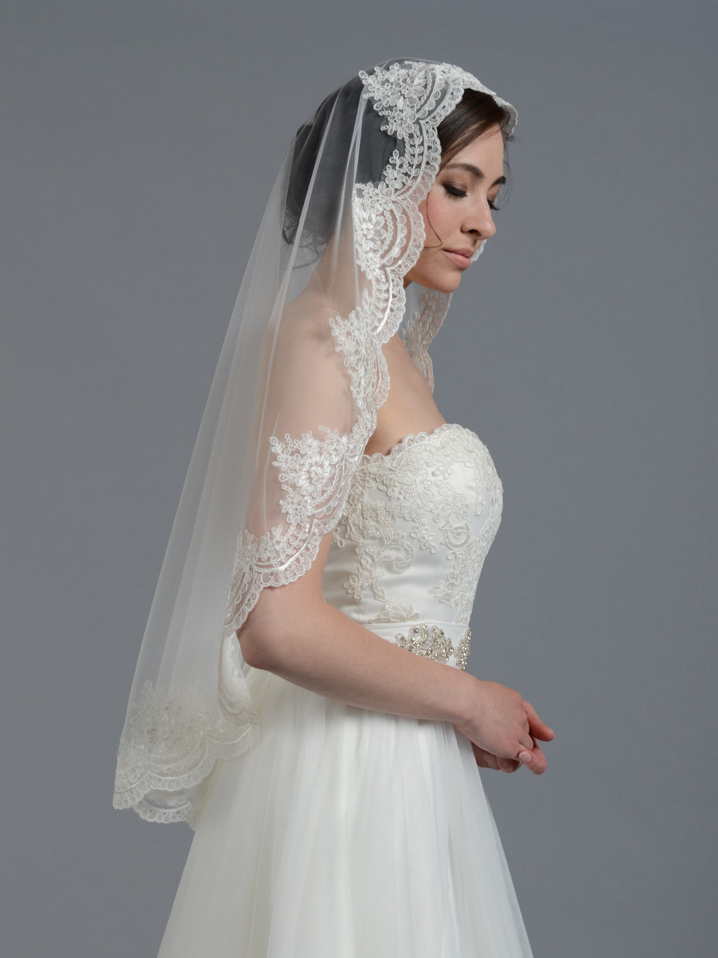 M65 Fingertip online Length Mantilla Veil