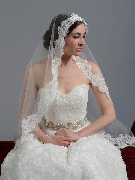 https://www.tulipbridal.com/cdn/shop/products/wedding-veil-044-side_grande.jpg?v=1691384453